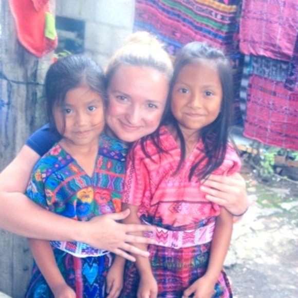 Meet your Posher, Laura - Picture 1 of 4